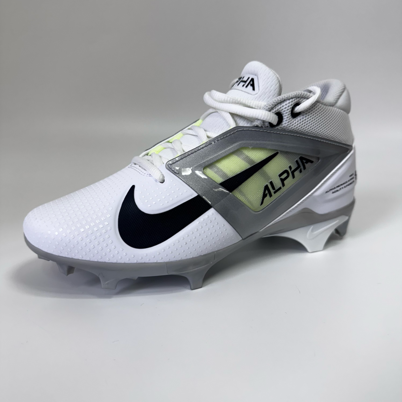 新品　Nike Alpha Menace 4 Pro White US11 Nike Alpha Menace 4 Pro – Premium Football Cleats Black